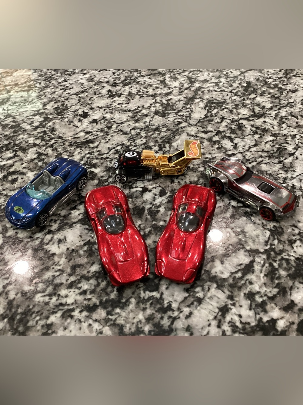 🔴 Vintage - Hot Wheels Set of 5 Beautiful Vehicles - Collectible - Fast & Fun